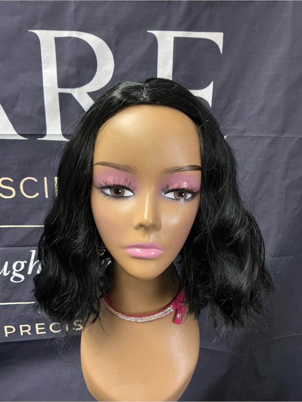 Black Wavy Short Wig - Stylish Women's Hair